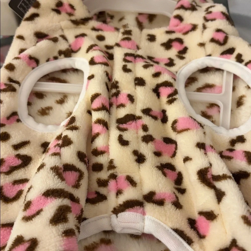 NWT Dog Bundle Pawsafe No pull harness M & Rowdy pups club M hooded coat.